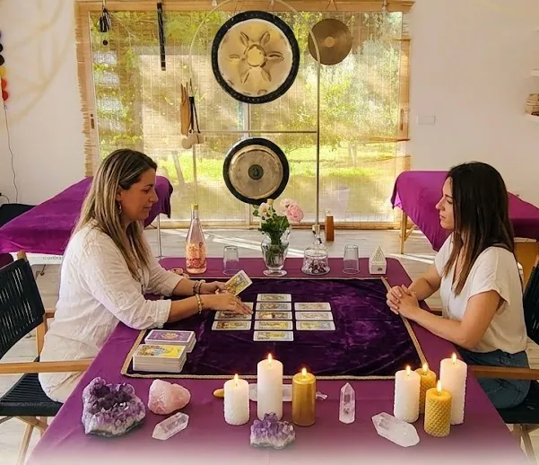 Lectura personalizada de cartas del tarot durante una sesión